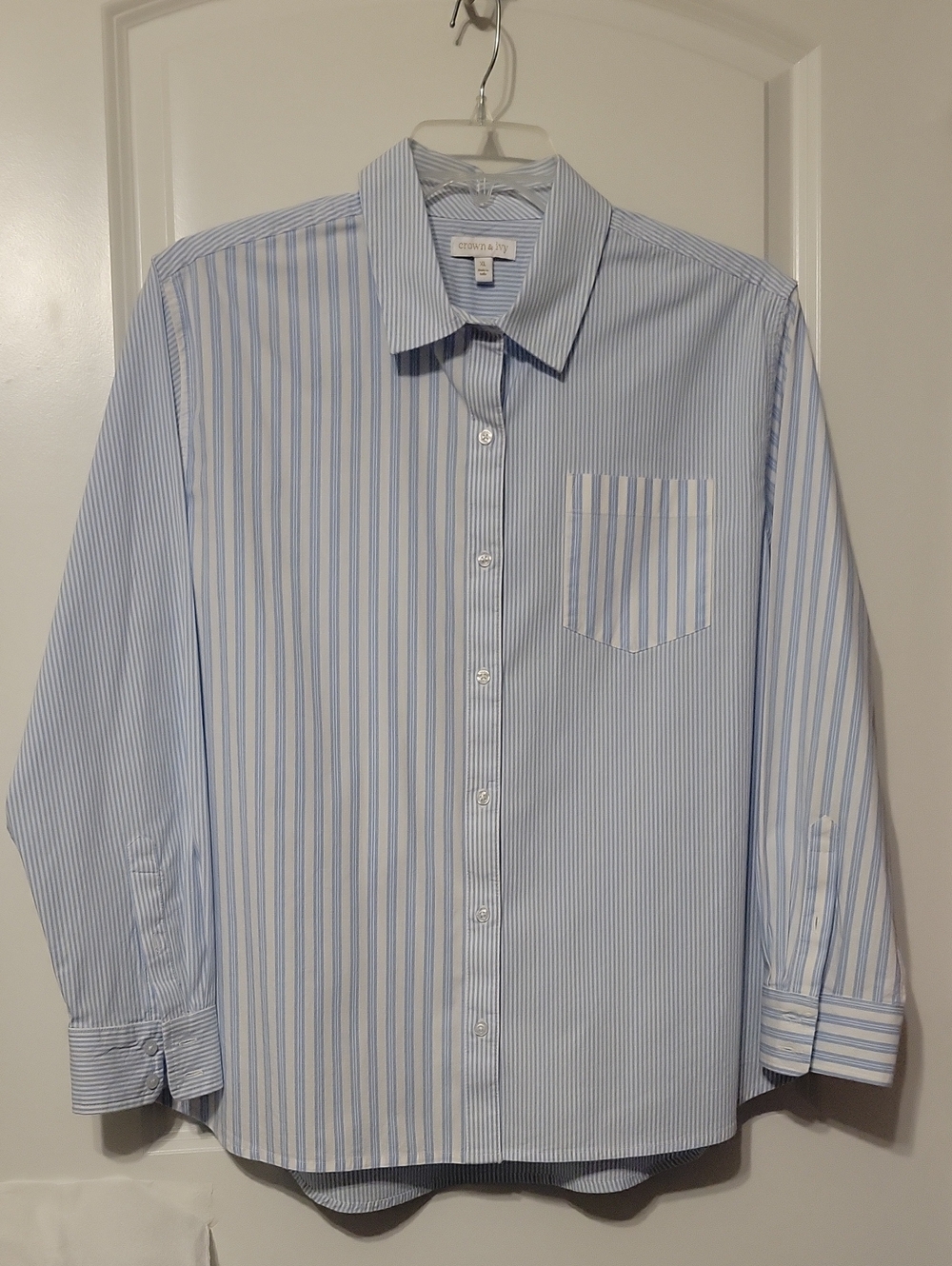 Crown & Ivy Women's Button-Down, Blue/ White Stripes Oxford. XL Like New.